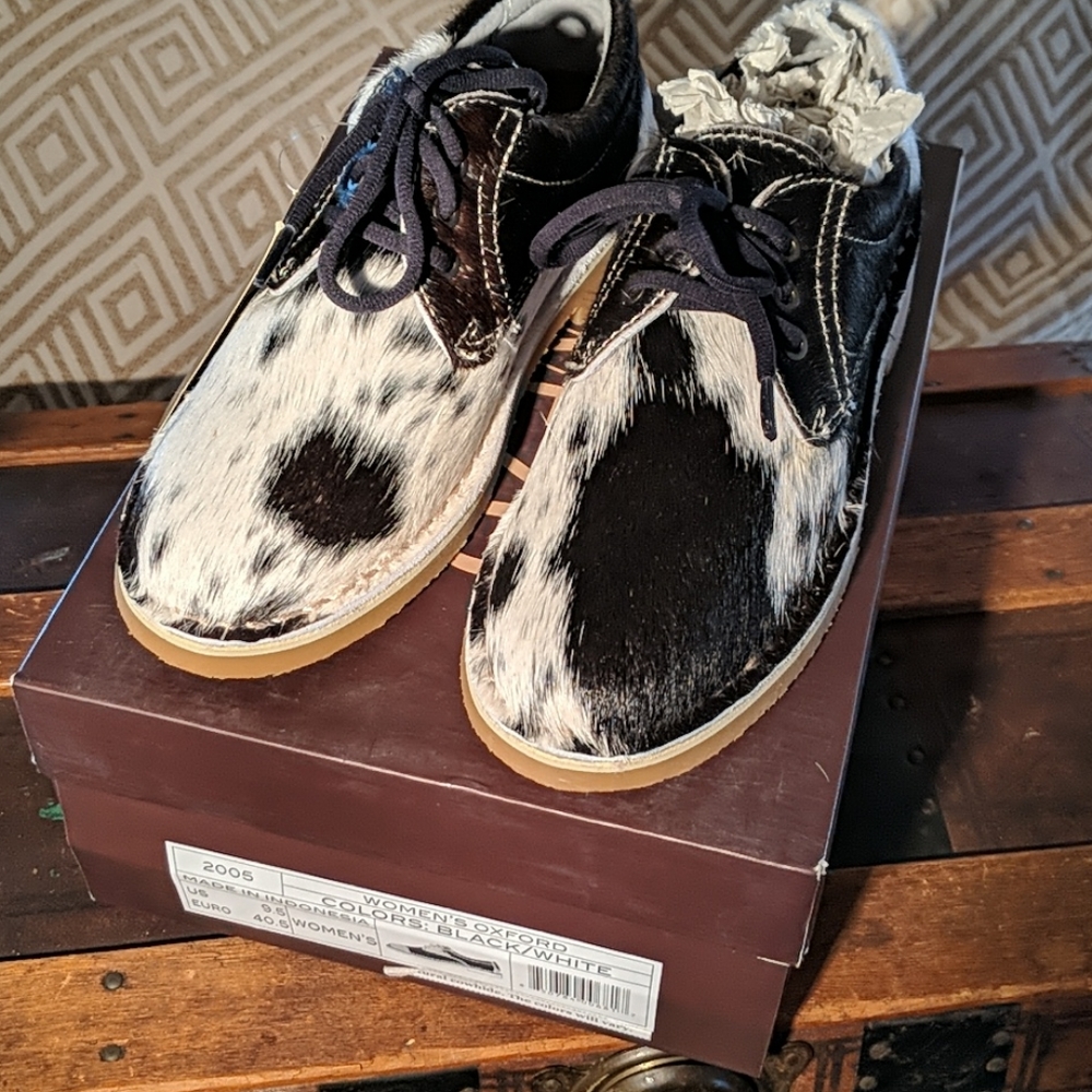 Natural hide oxfords 9.5 black & white